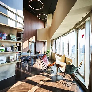 &and Hommachi East Hostel